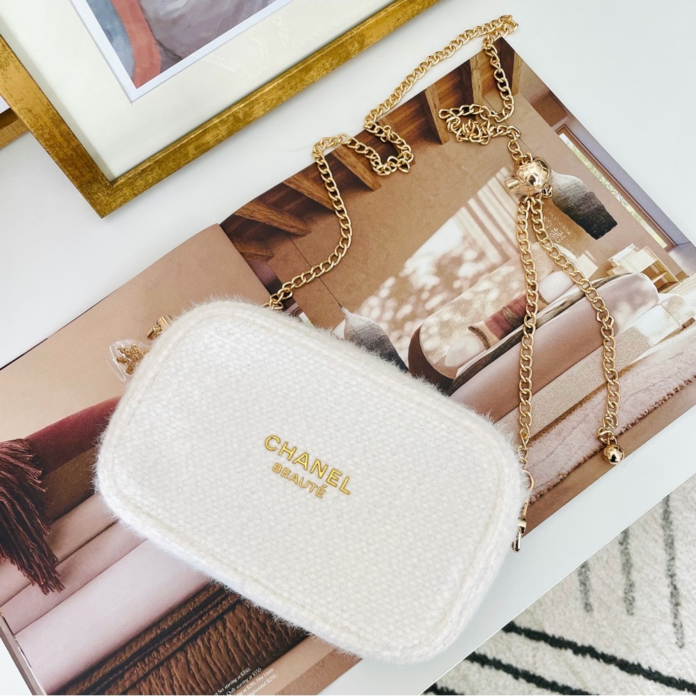 Chanel‎ Cosmetic Bag Holiday Limited Edition